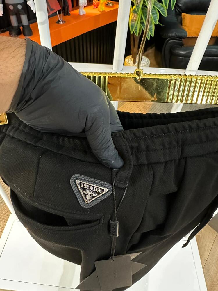 Prada Logo Detaylı Jogger Pantolon