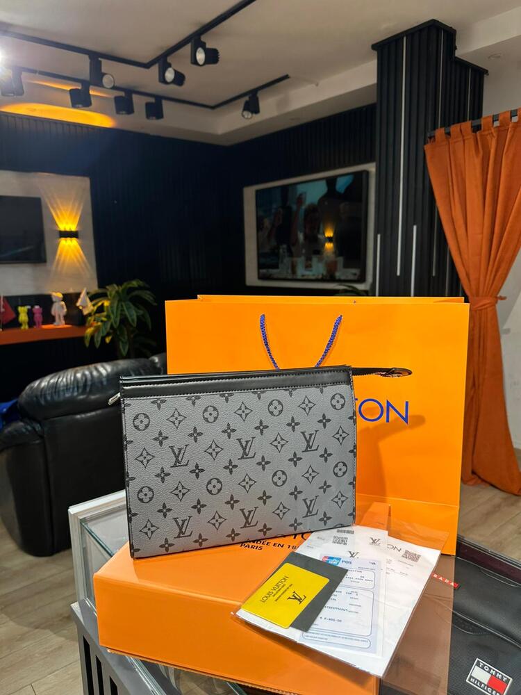 Louis Vuitton El Çantası