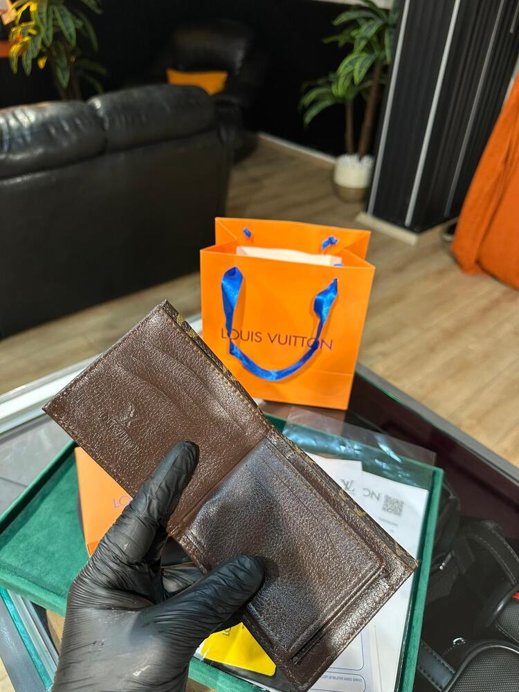 Louis Vuitton Cüzdan