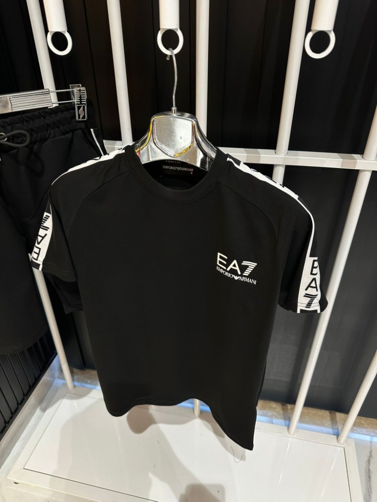 EA7 Siyah Şortlu Takım