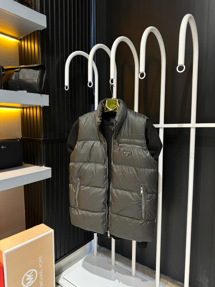 Prada Siyah Yelek
