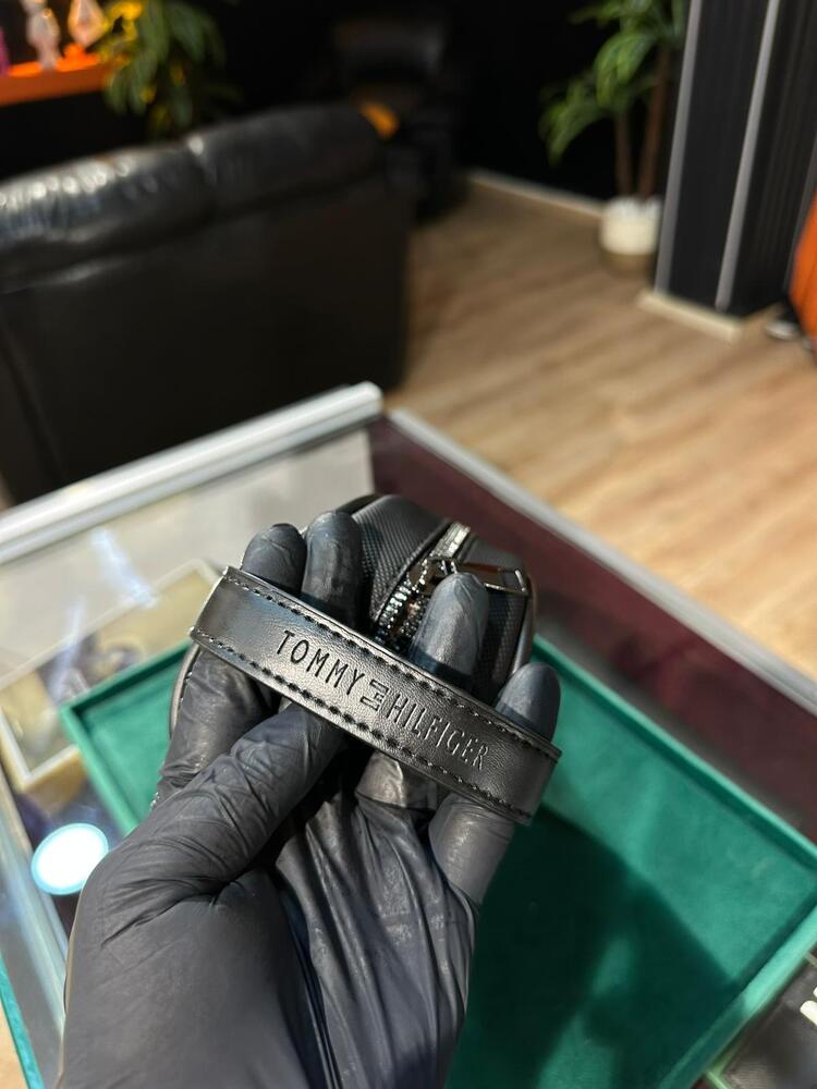 Tommy Hilfiger El Çantası
