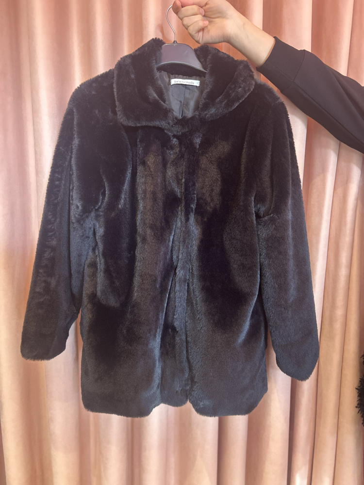 Siyah peluş mont (standart beden)