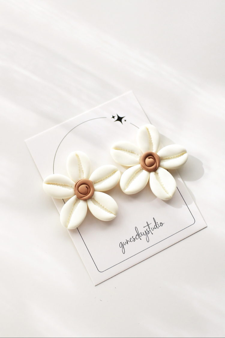 Cowrie Bloom