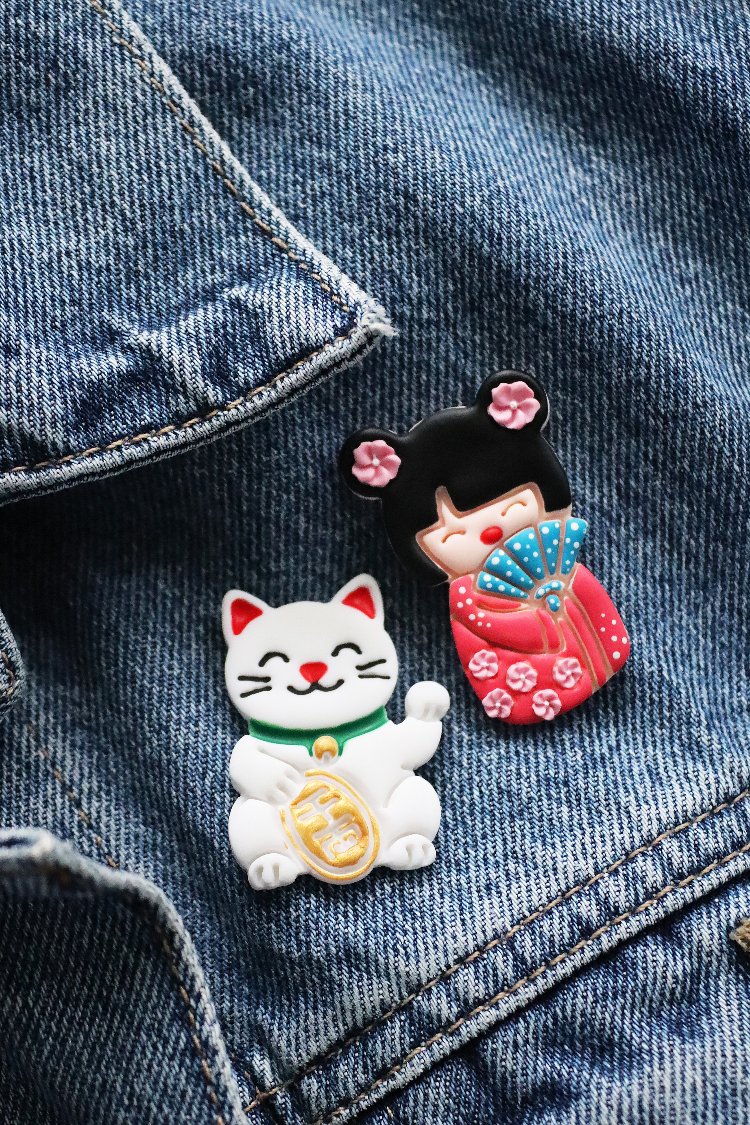 Maneki Neko (Şans Kedisi) - Broş