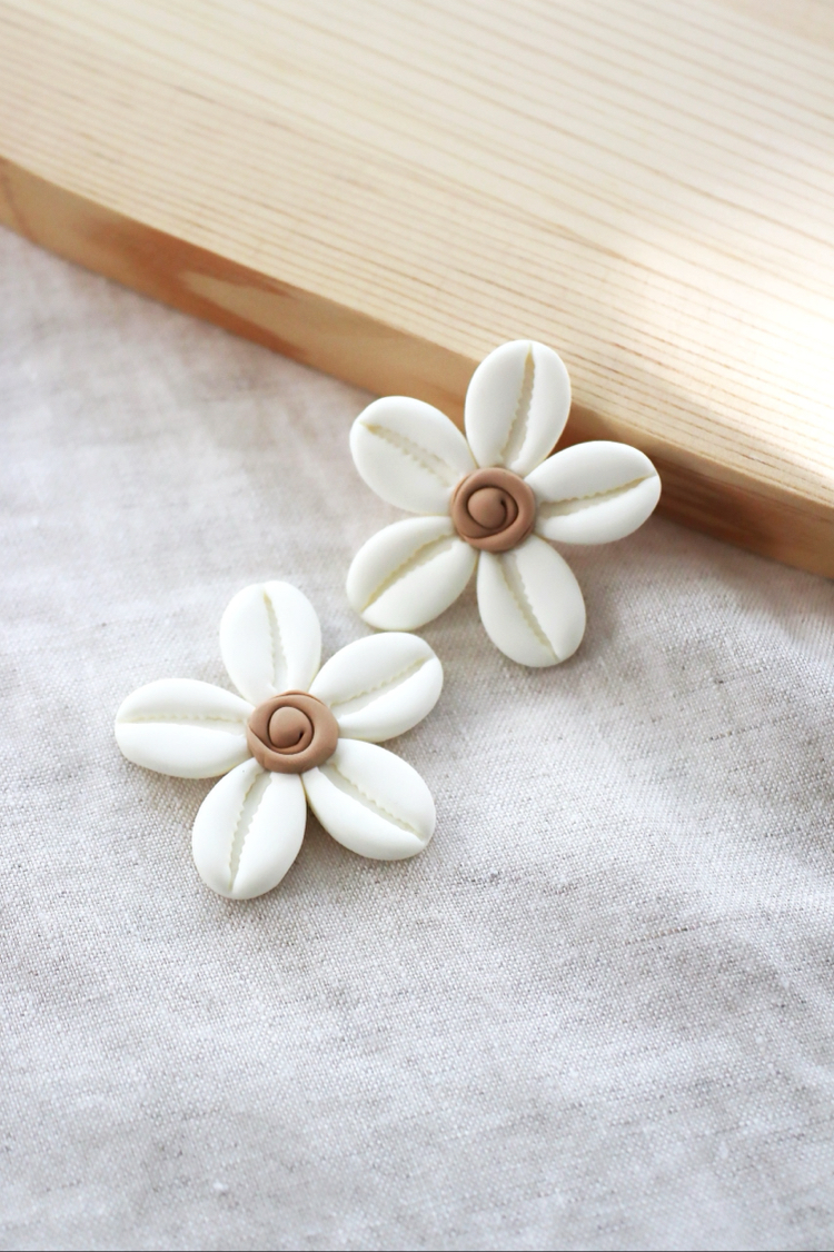 Cowrie Bloom