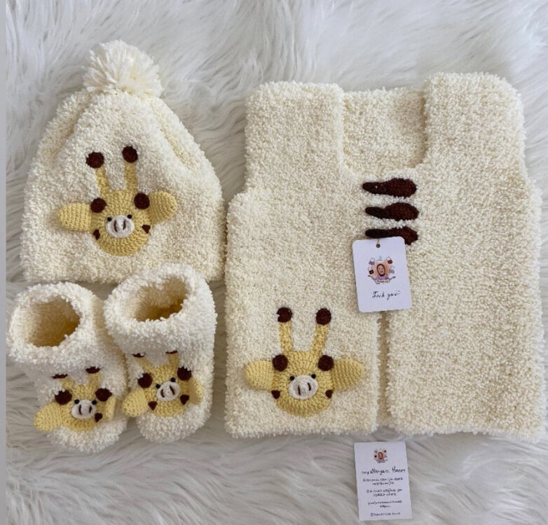 1 Yaş Yelek,Bere,Patik Set