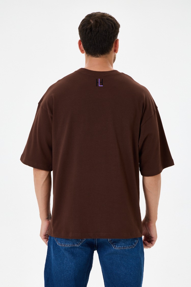 Nakış Detaylı Oversize Tişört Kahverengi RPS (Unisex)