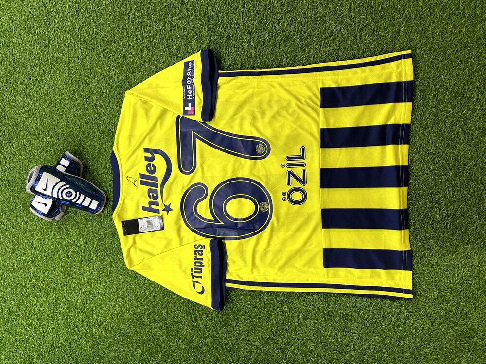 Orijinal 20/21 Sezonu Mesut Özil Etiketli XL beden 