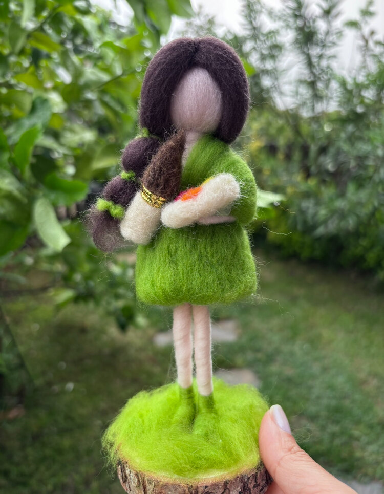 Ressam Keçe Bebek