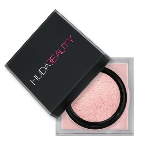 Huda Beauty Cherry Pudra