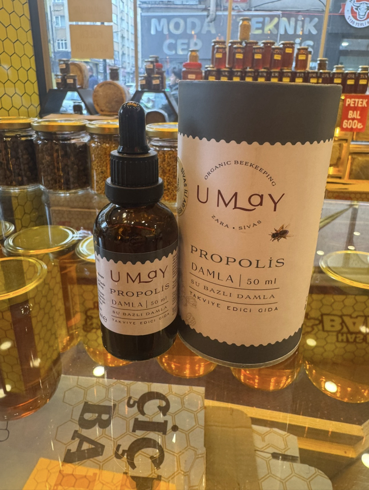 Su bazlı propolis damlası
