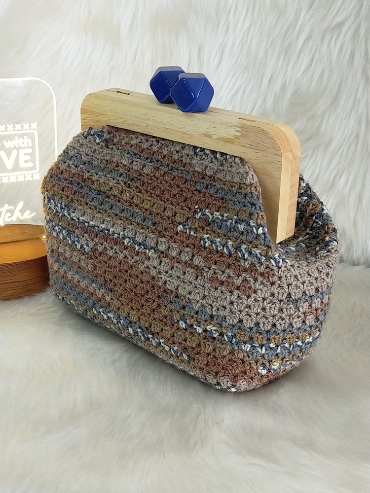 Mavi Burs Detaylı Clutch 