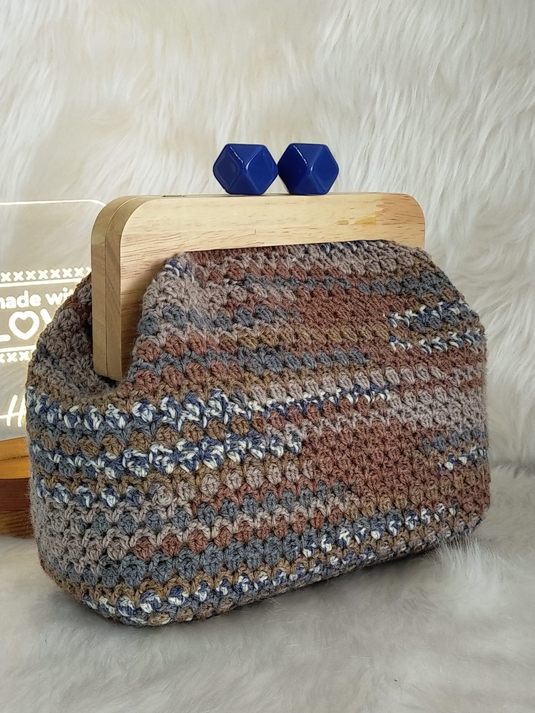 Mavi Burs Detaylı Clutch 