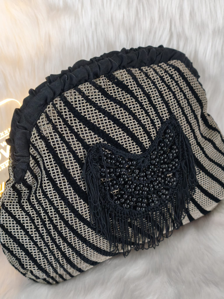 Püskül Detaylı Clutch