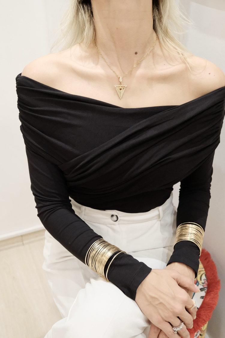 Omzu Açık Body