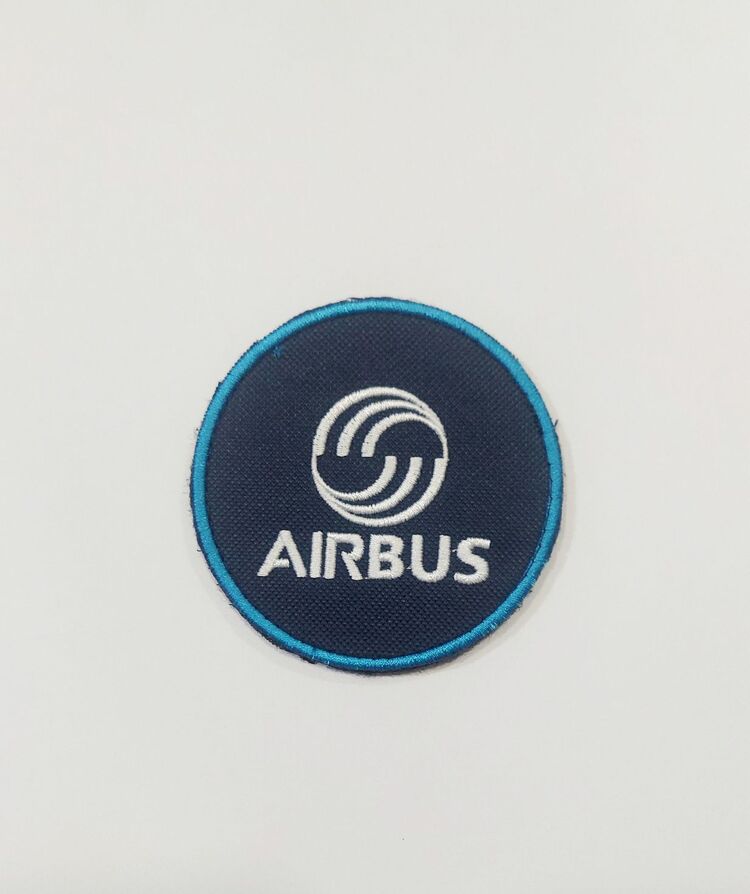 Airbus Logo Nakışlı Mont Peçi