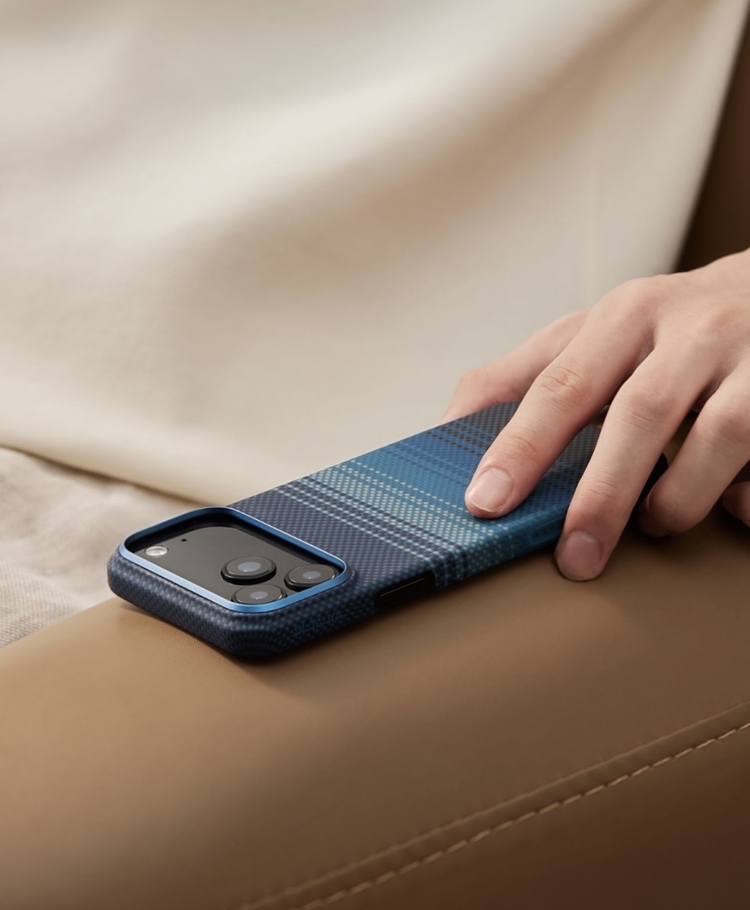 Deep Blue Carbon MagSafe Case