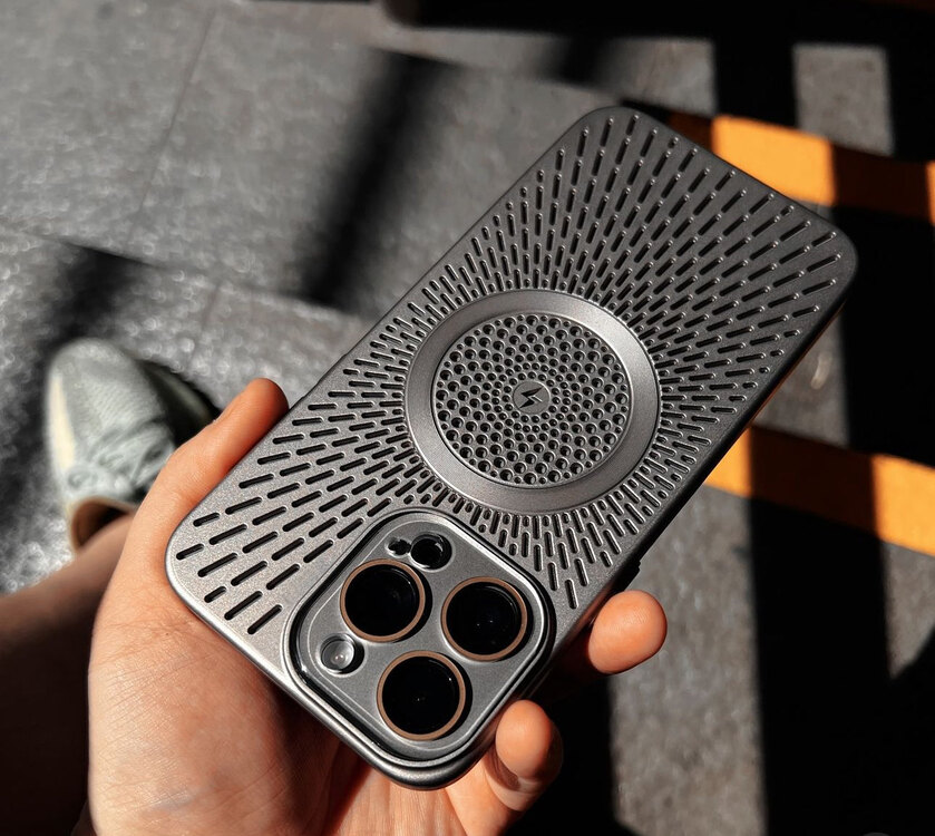 Titanyum M-Benz MagSafe Case