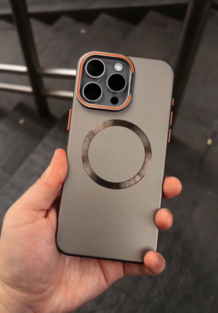 Nucleus Case Natürel Titanyum
