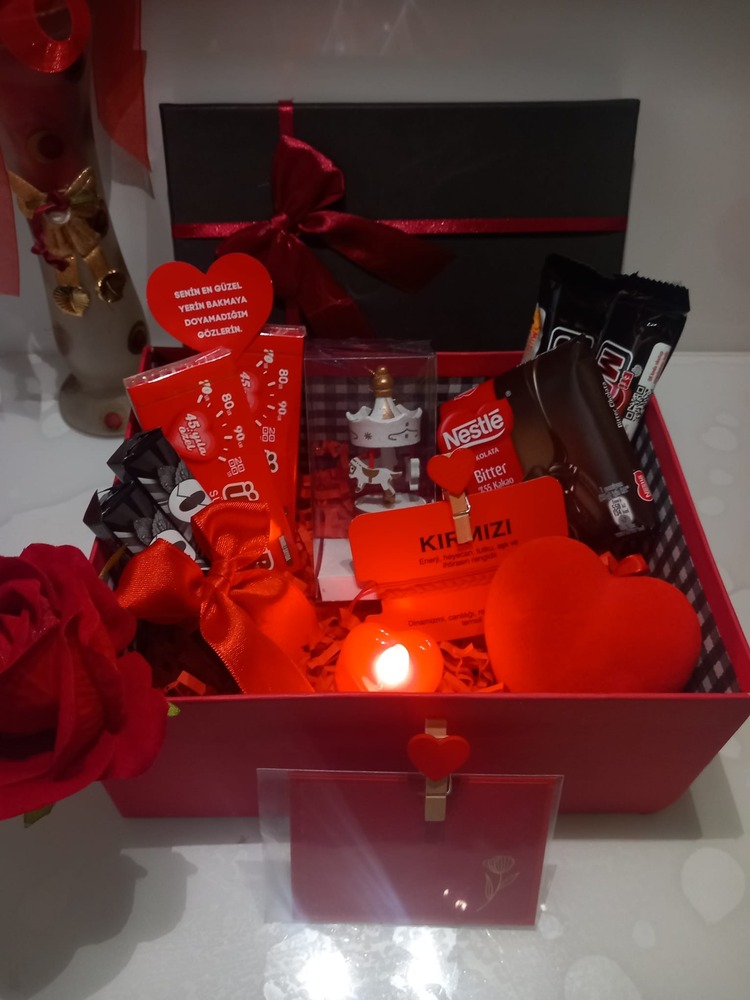 RED LOVER BOX
