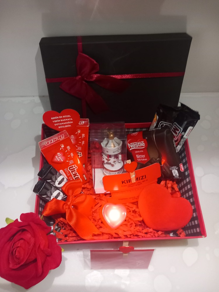 RED LOVER BOX