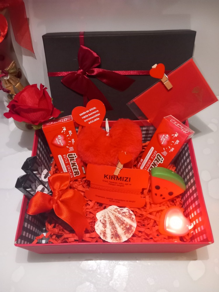 REDLOVER 2  GIFT BOX