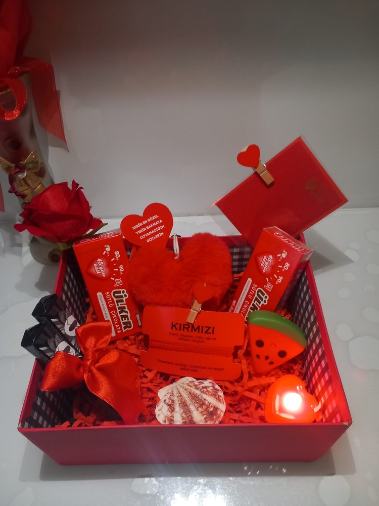REDLOVER 2  GIFT BOX