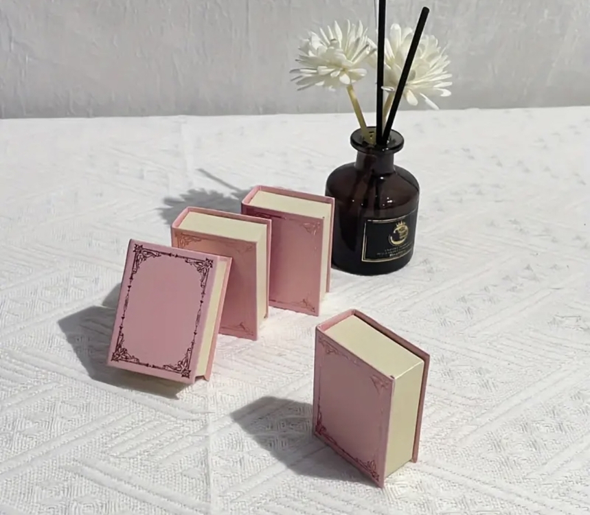 Mini Kitap İçerisinde Yüzük
