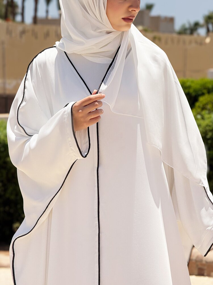 Siyah Biye Detaylı Umre Abaya Takım