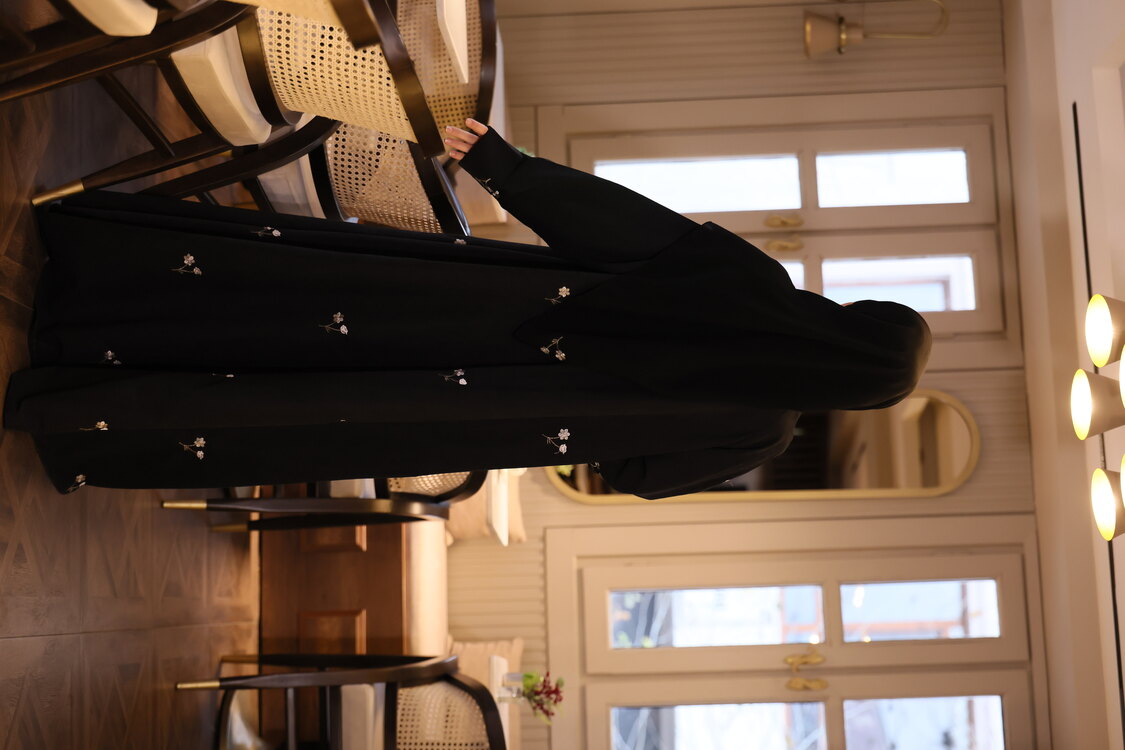 Kupra nakışlı abaya