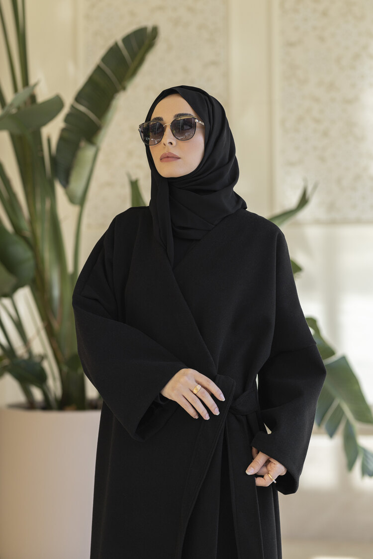 Kuşak detaylı kaşe abaya