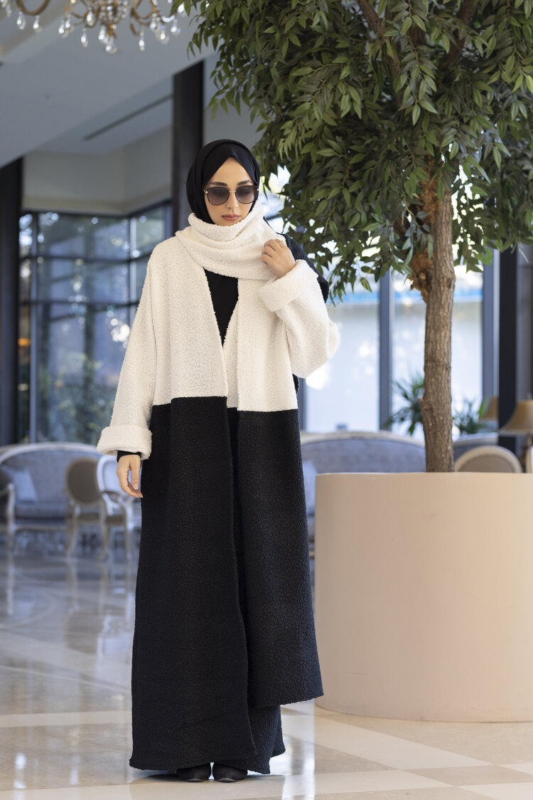 Siyah & Beyaz Kışlık Abaya