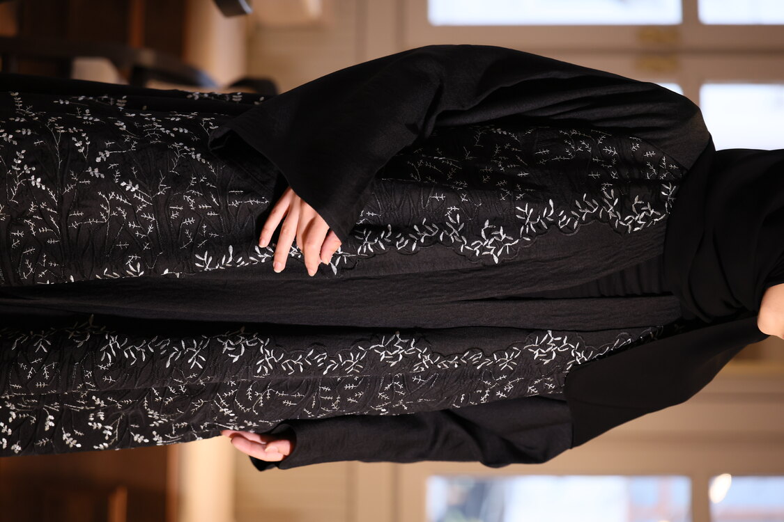 Suudi nakışlı abaya