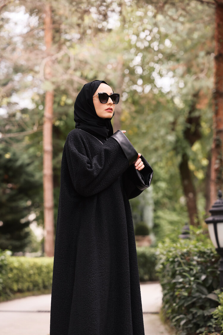 Deri Detaylı Buklet Abaya