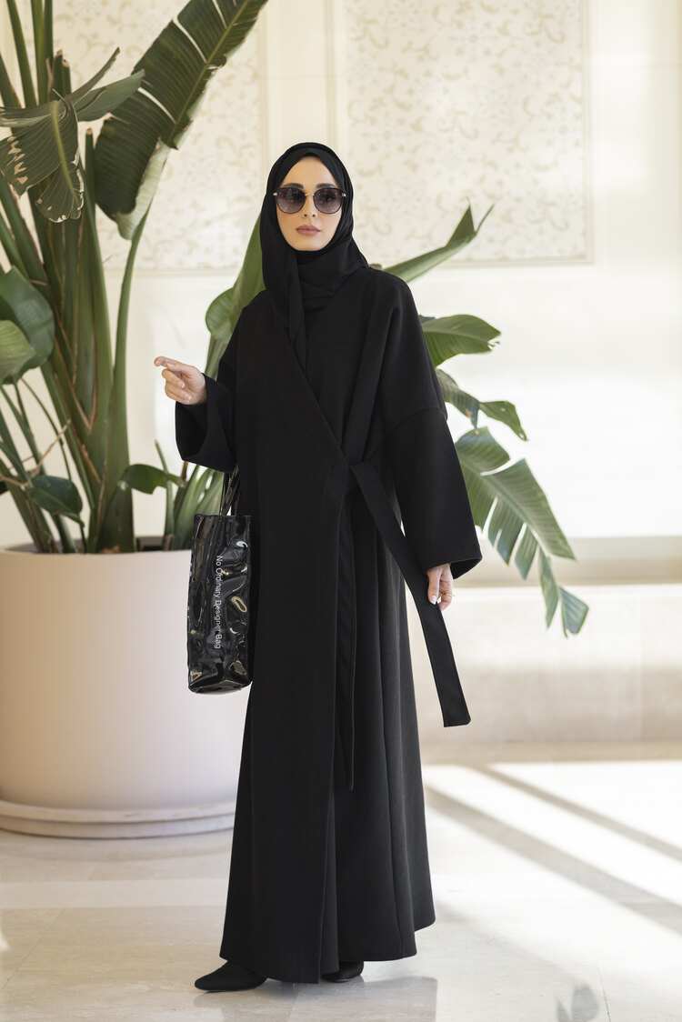 Kuşak detaylı kaşe abaya