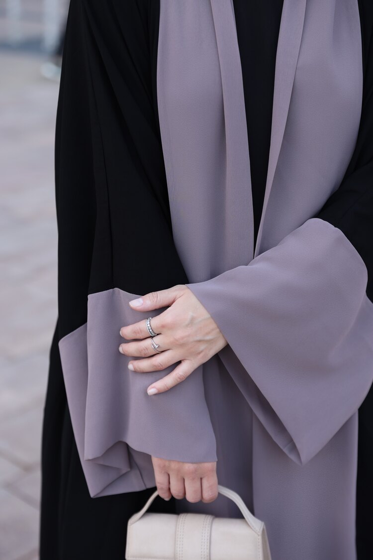 Dubai abaya