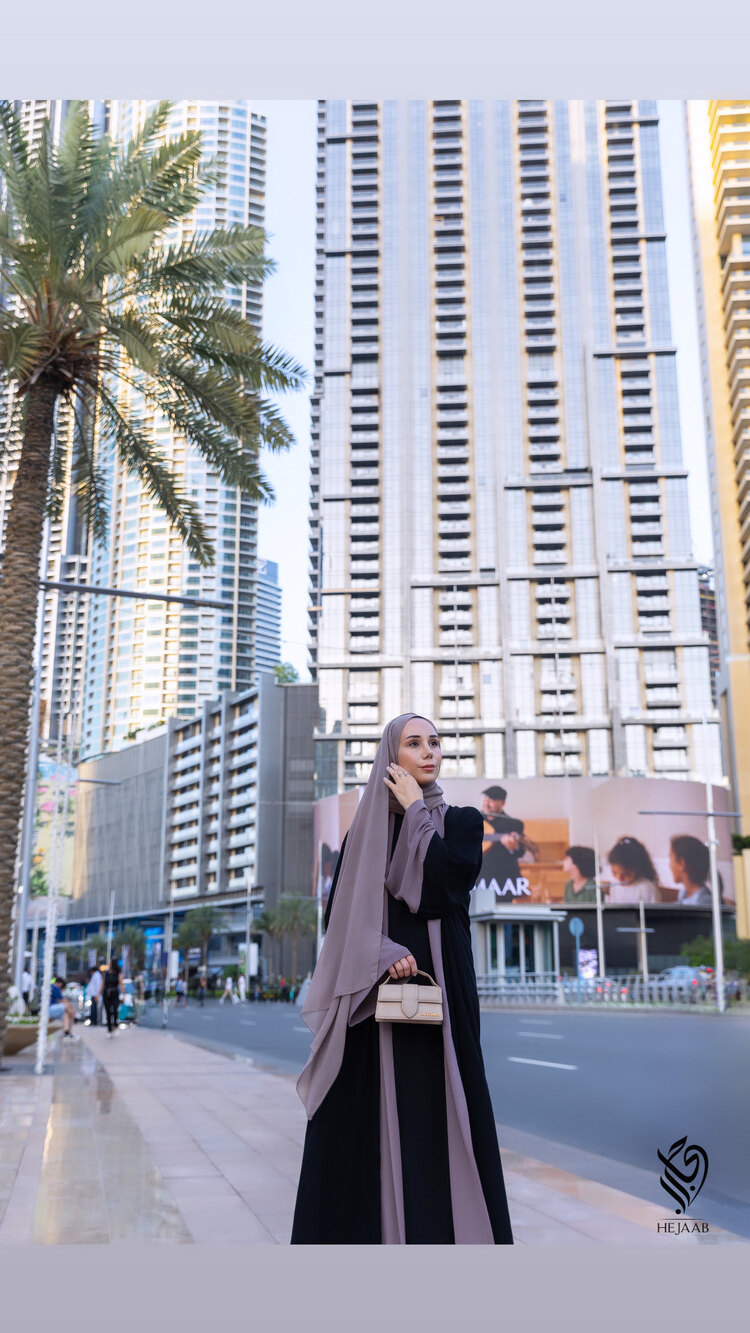 Dubai abaya