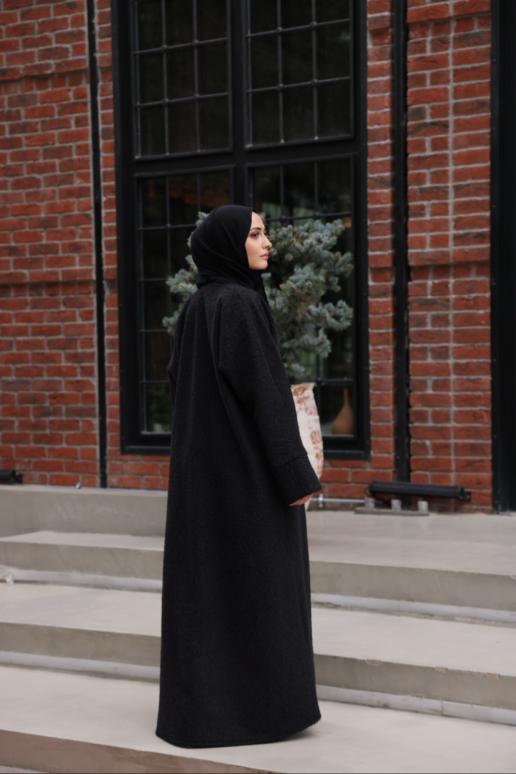 Tüylü siyah kaşe abaya