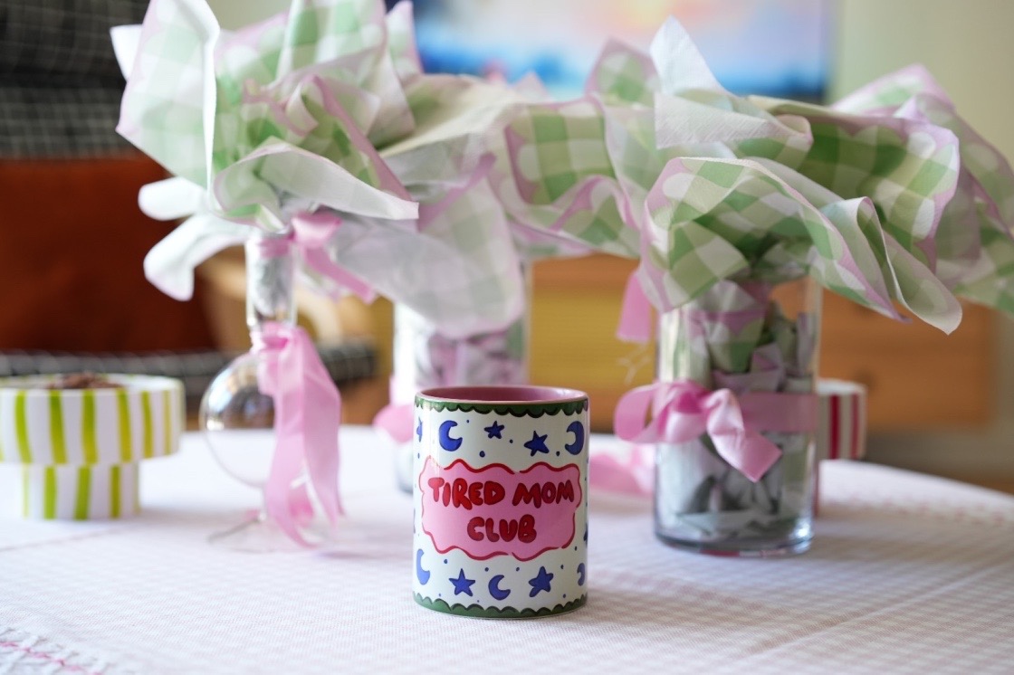 'TIRED MOM CLUB' KUPA