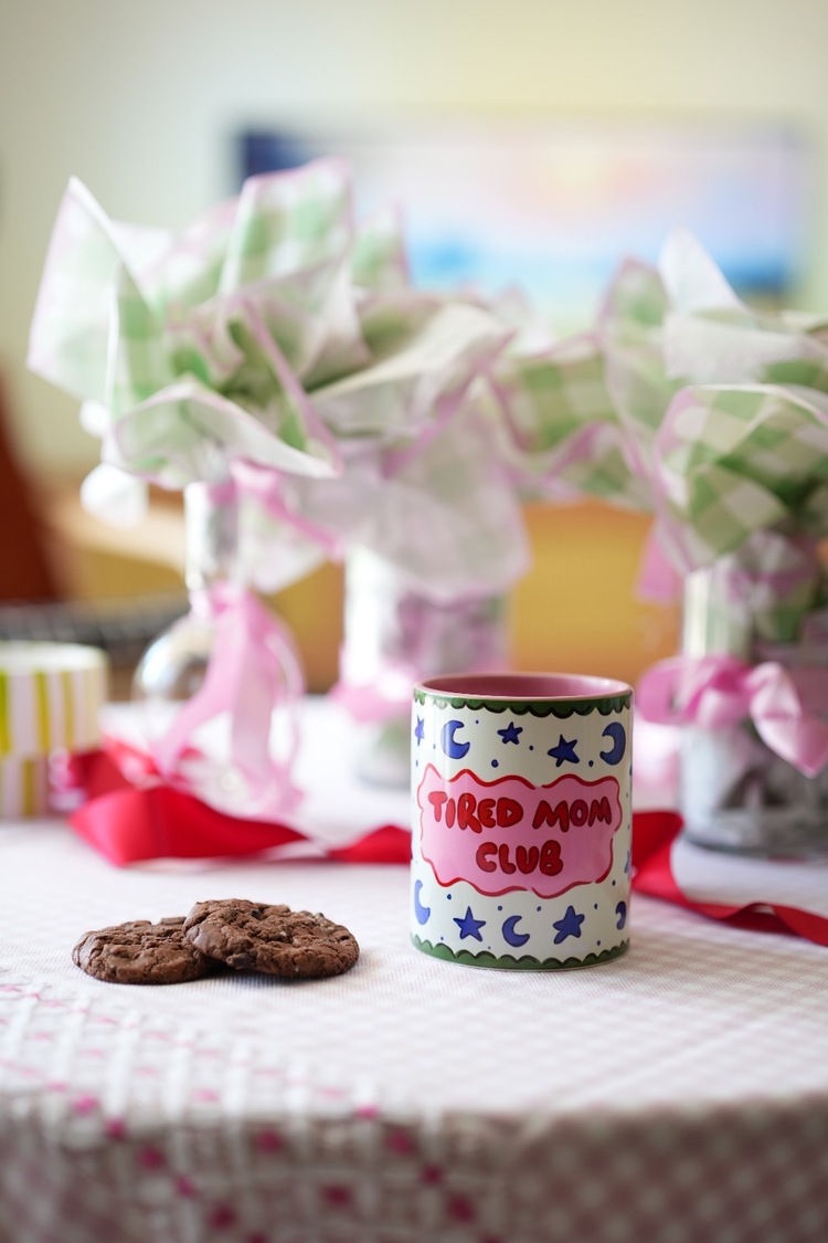 'TIRED MOM CLUB' KUPA
