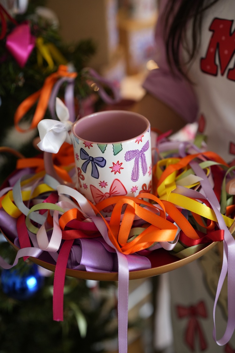 'RIBBONS' KUPA