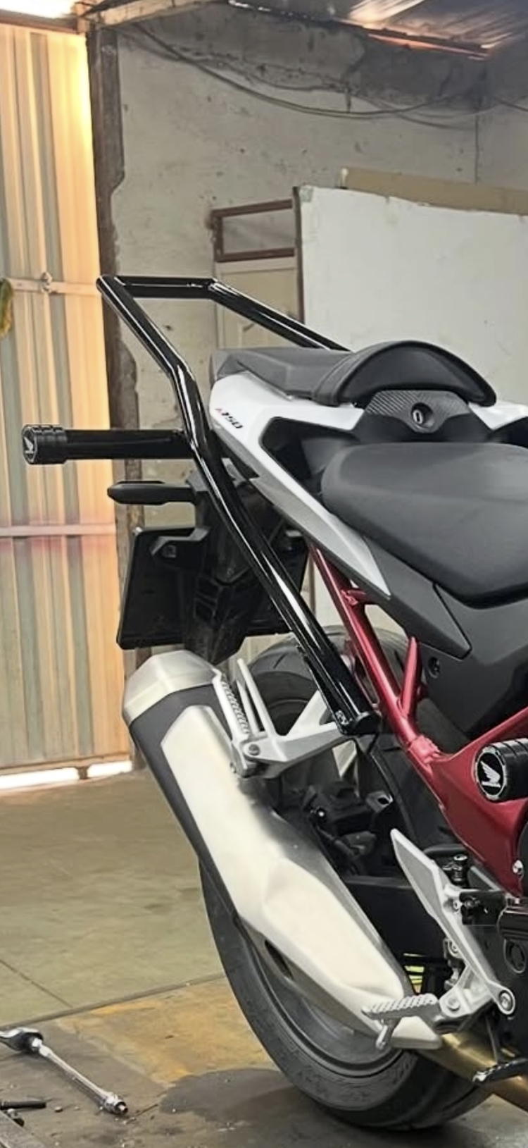 Hornet 750 arka kuyruk koruma