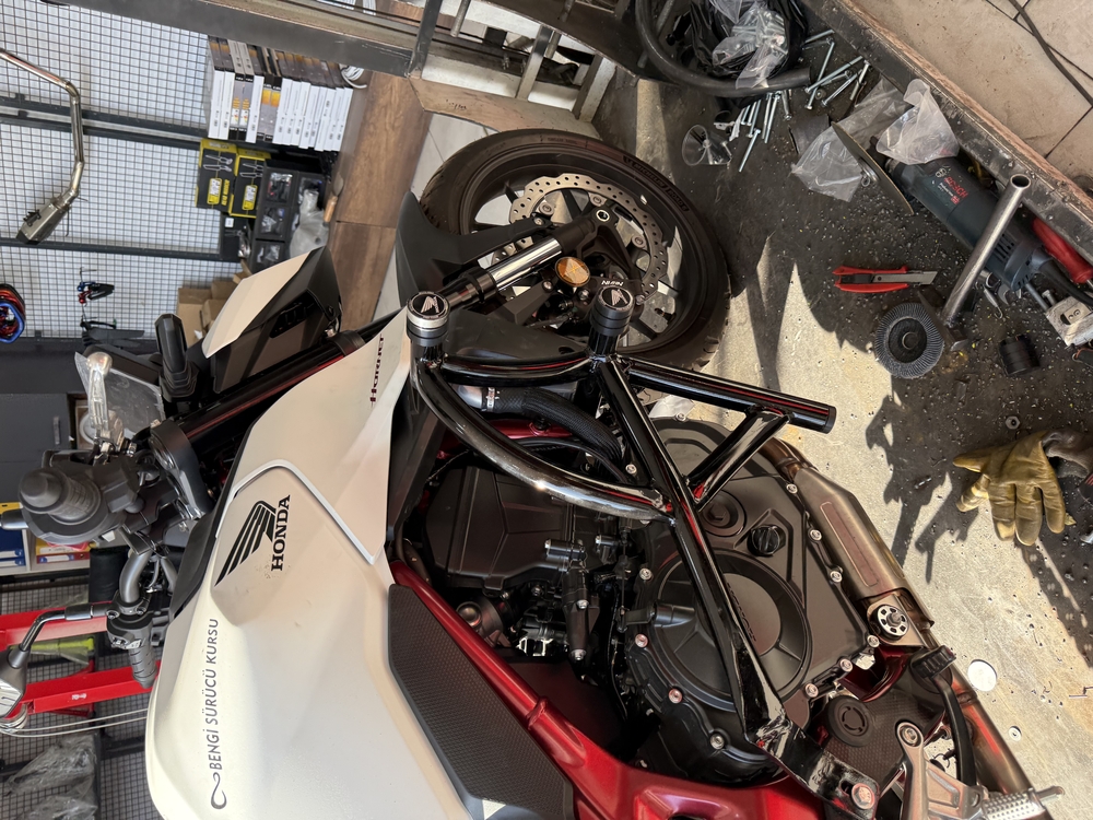 Honda Hornet 750 v2 koruma demiri