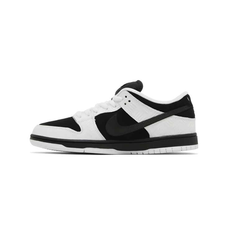 Nike SB Dunk Low Tightbooth