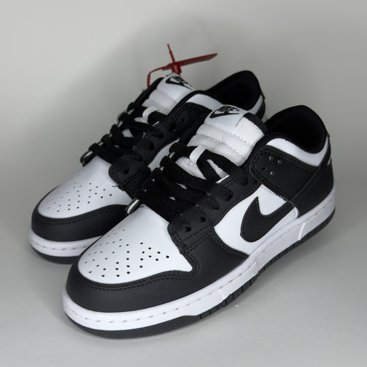 NIKE DUNK LOW BLACK & WHITE 
