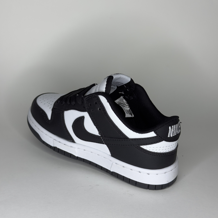 NIKE DUNK LOW BLACK & WHITE 