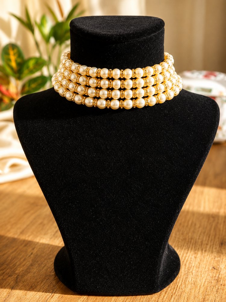 İnci choker kolye