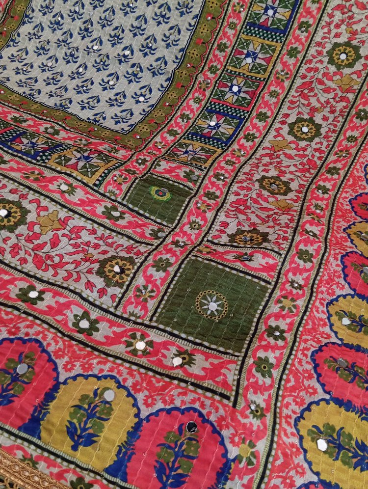 Ayna ve taş detaylı dupatta