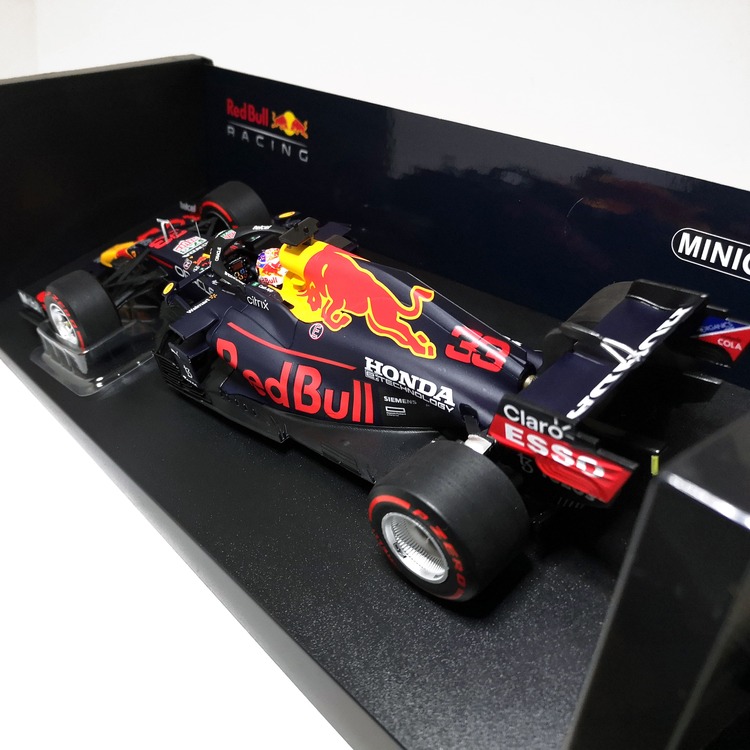 Red Bull Racing RB16B (2021) Verstappen 1:18 Minichamps | Hobi Sanal Market